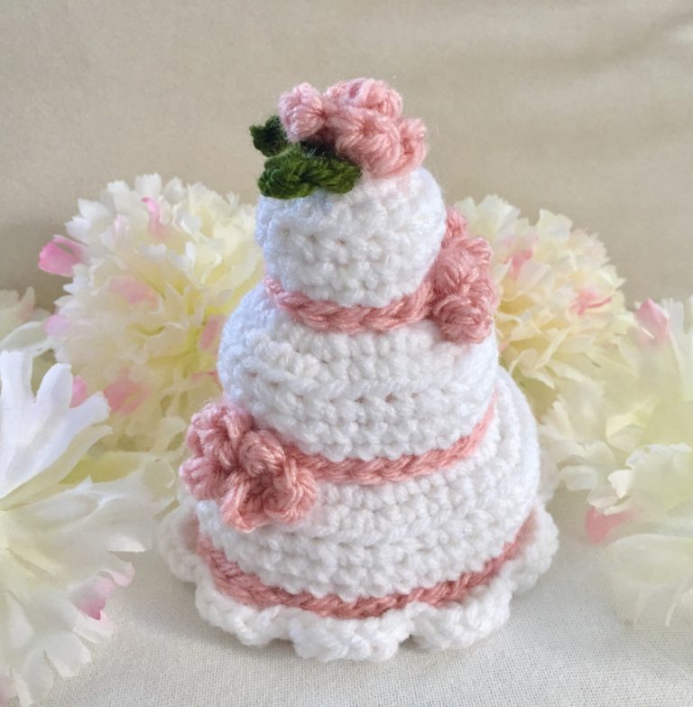 Tiny Wedding Cake Crochet Pattern ~ Crafty Kitty Crochet