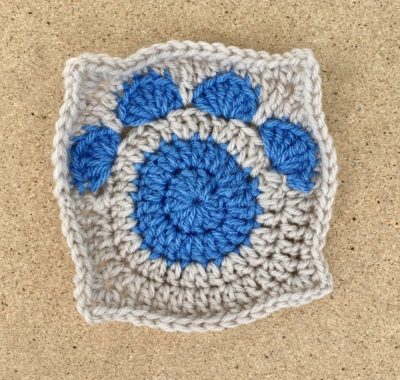 Paw Print Granny Square Crochet Pattern ~ Crafty Kitty Crochet