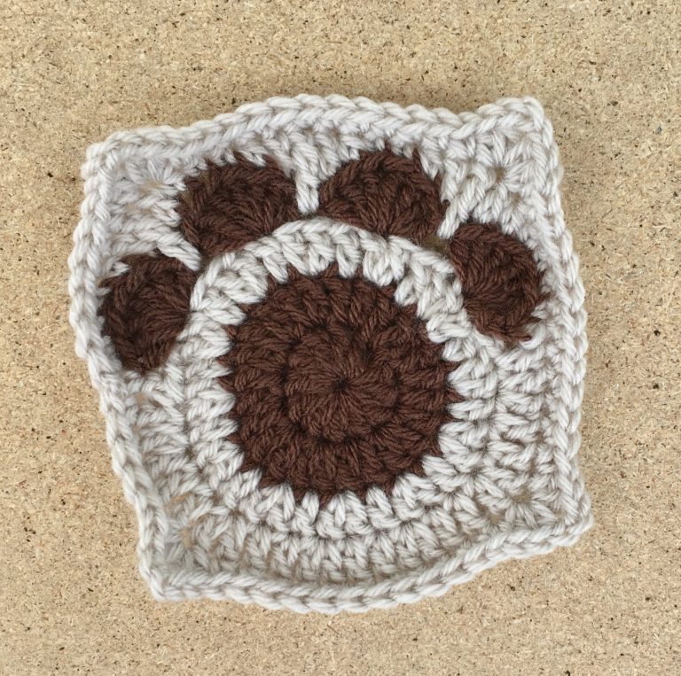 Paw Print Granny Square Crochet Pattern ~ Crafty Kitty Crochet