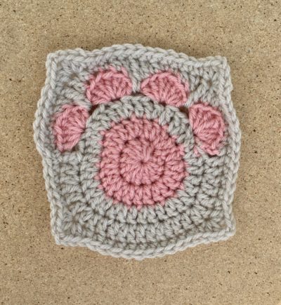 Paw Print Granny Square Crochet Pattern ~ Crafty Kitty Crochet