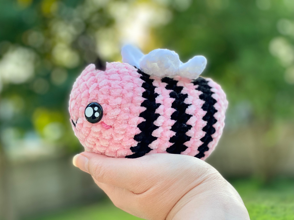 Crochet Heart Bees Amigurumi Free Pattern - Crochet For You